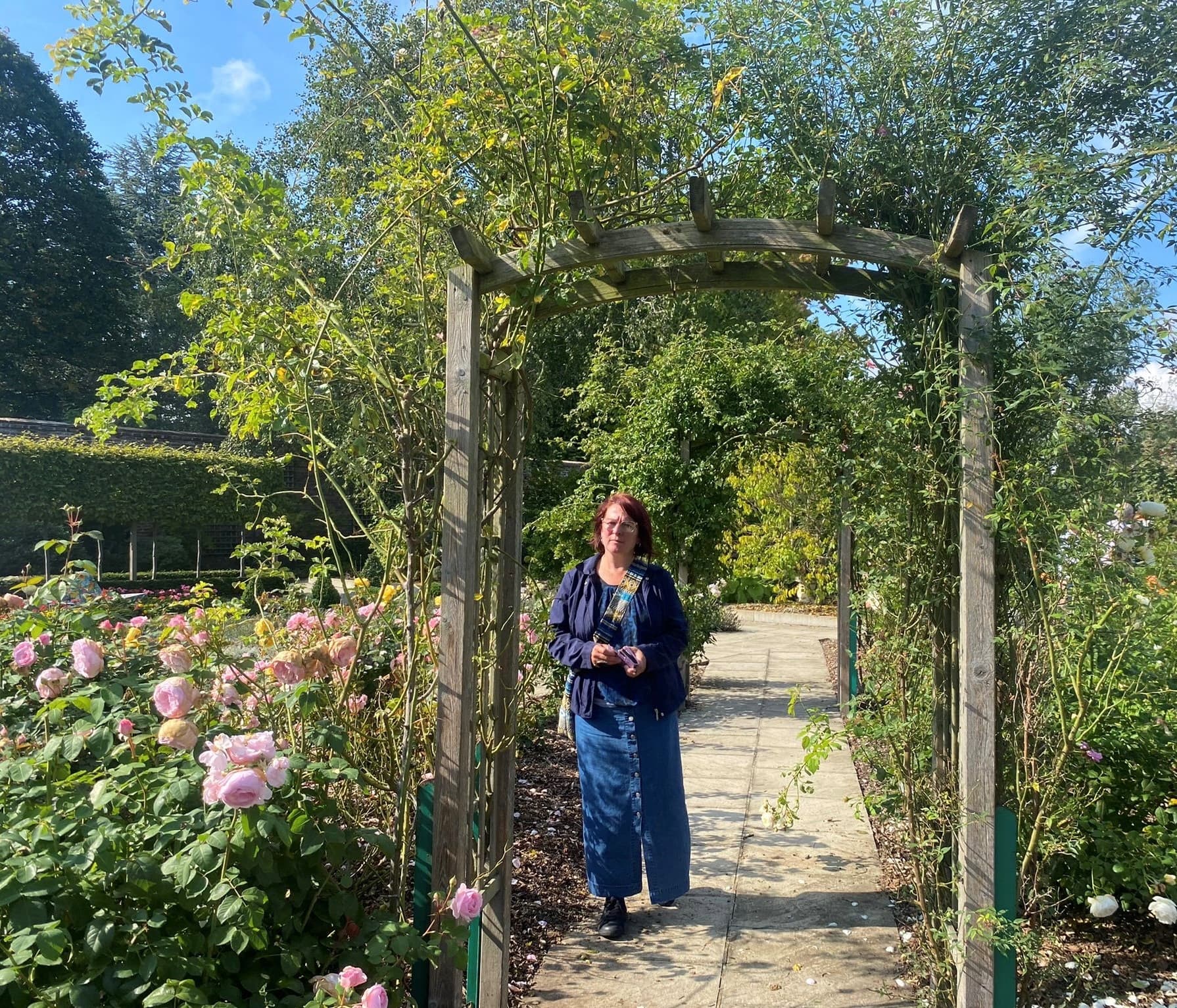 photo of Liz Hodgson outdoors