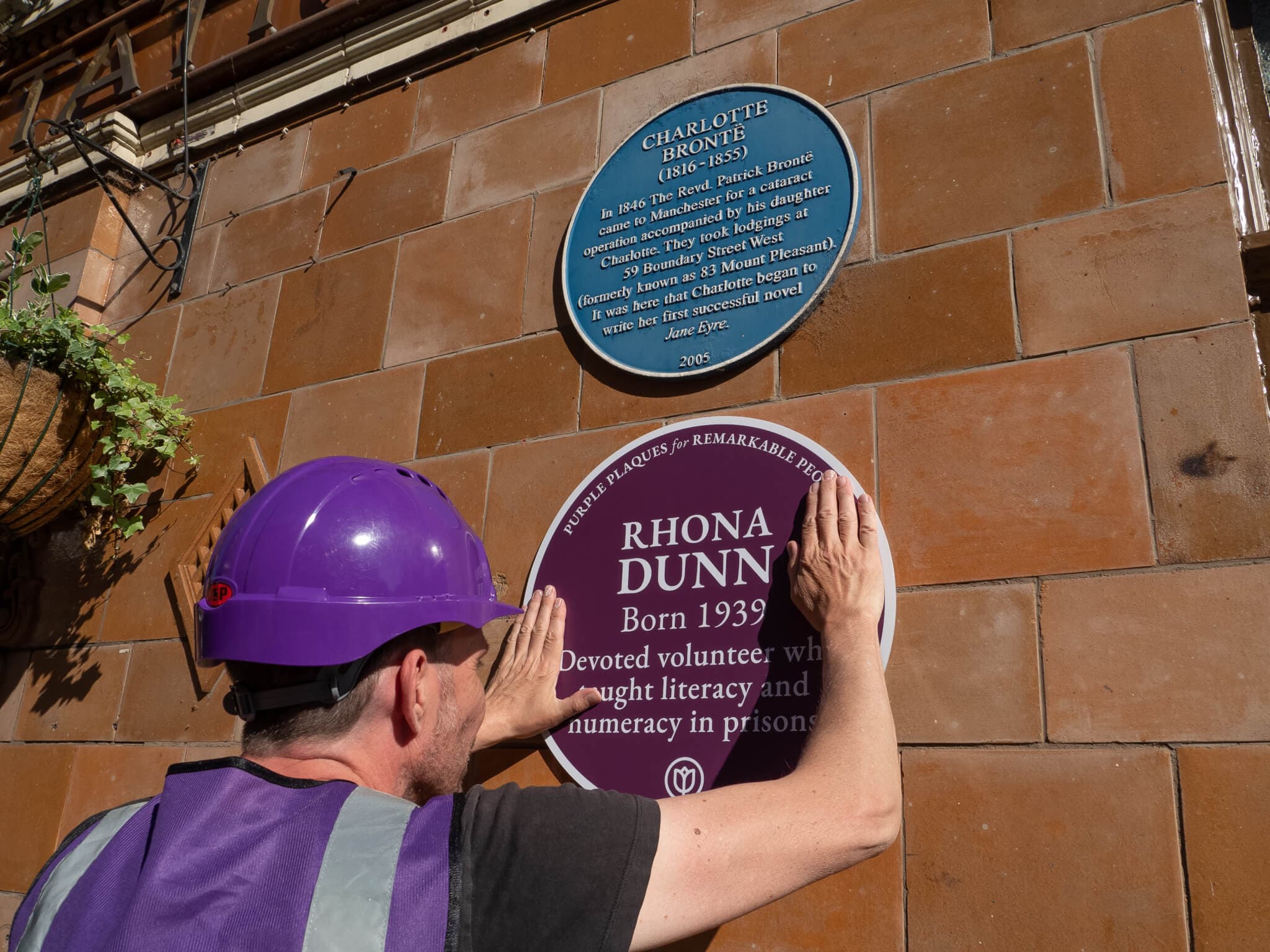 Plaques to turn the spotlight on ageism