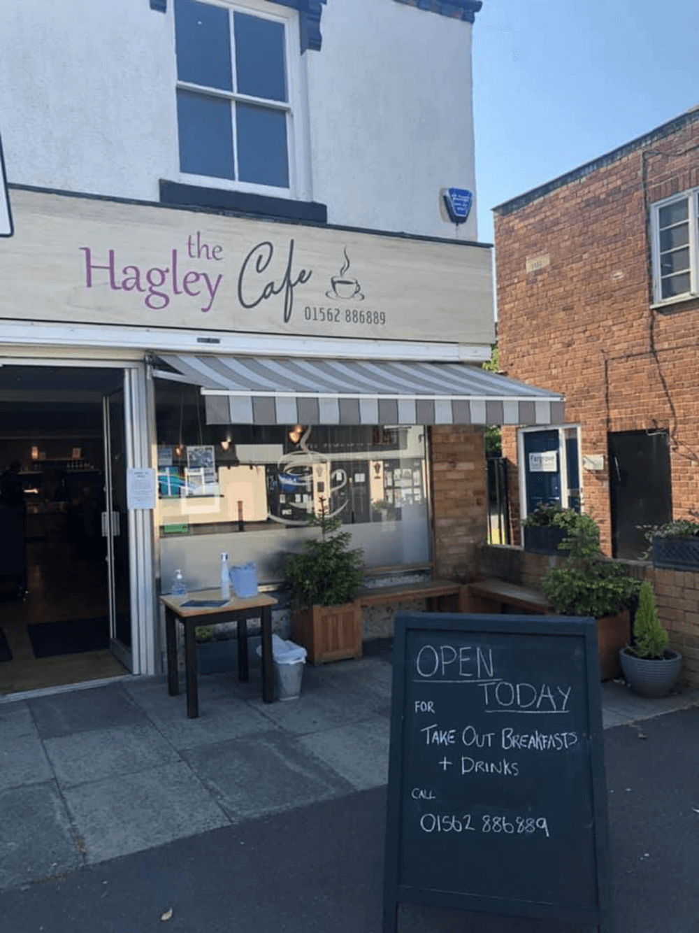 Hagley cafe with seating outside and plenty of space for wheelchairs