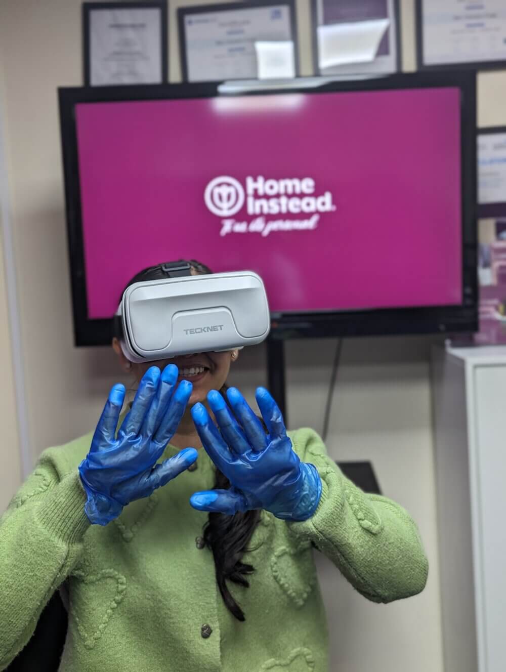 Home Instead Dartford employee experiencing virtual reality training
