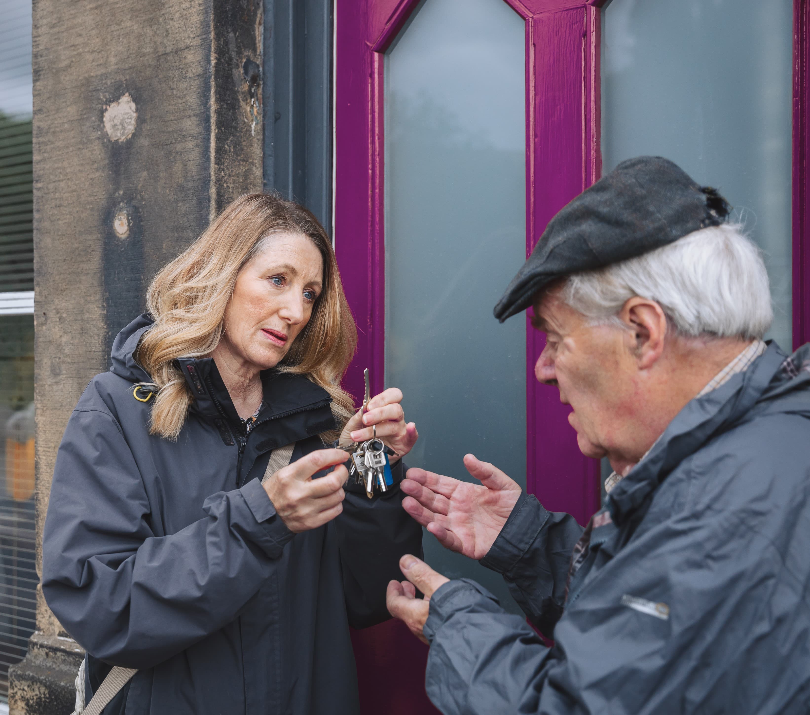 Female family carer has problems with her dad's front door keys