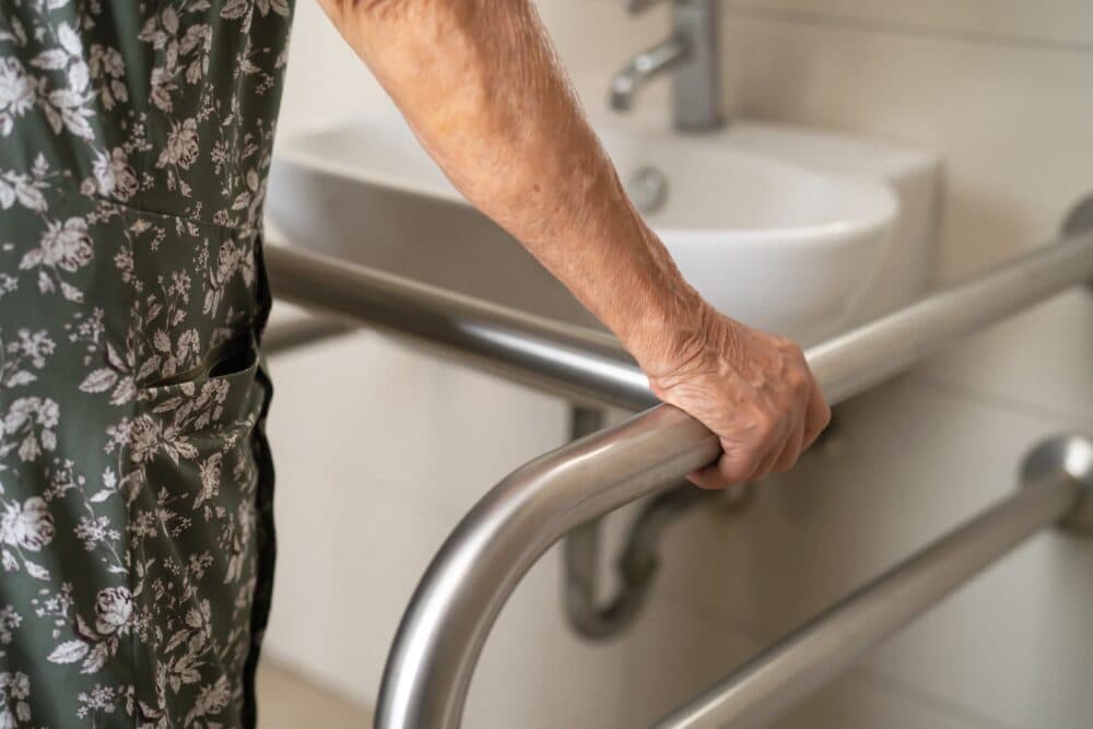 Enhancing Bathing Safety for Seniors and Disabled Individuals