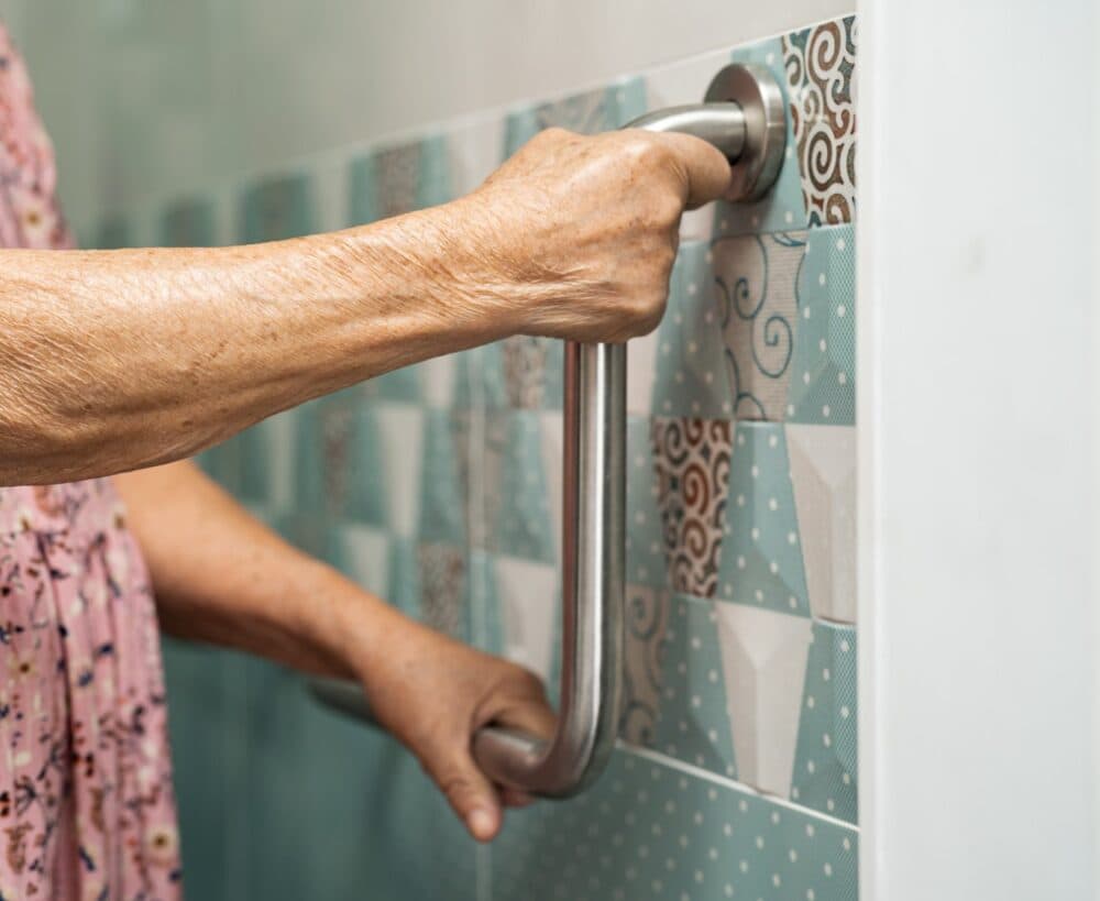 Types of Bathing Aids