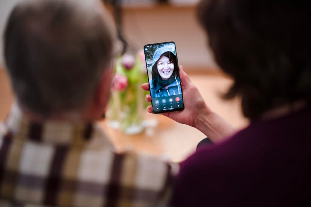 best phones for people with dementia
