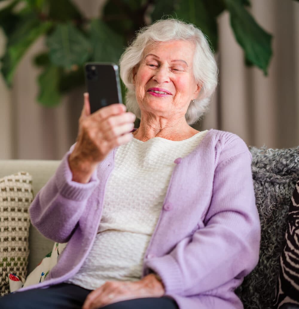 best phones for people with dementia