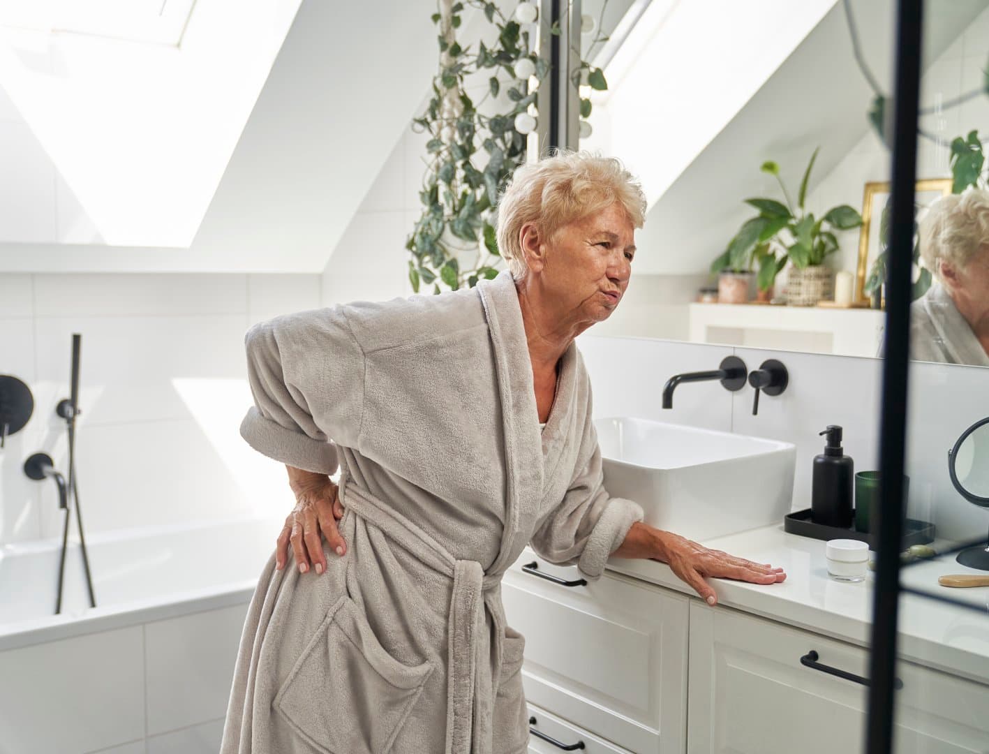 Tips for Preventing Slips and Falls While Bathing