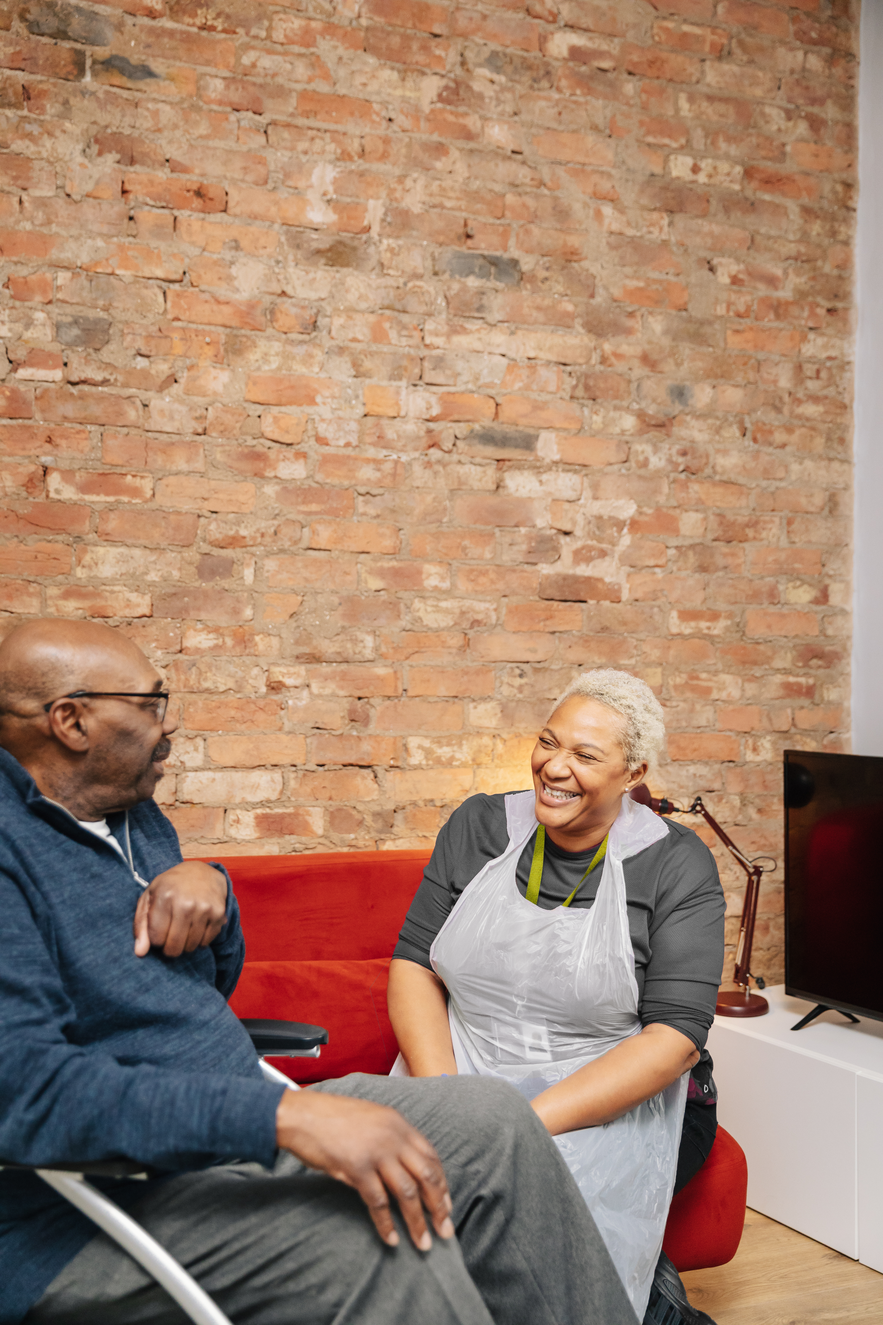 Female care pro male client - Home Instead